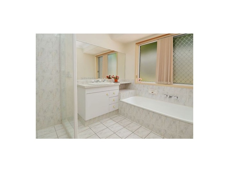 20 Delacroix Pl, Mackenzie QLD 4156