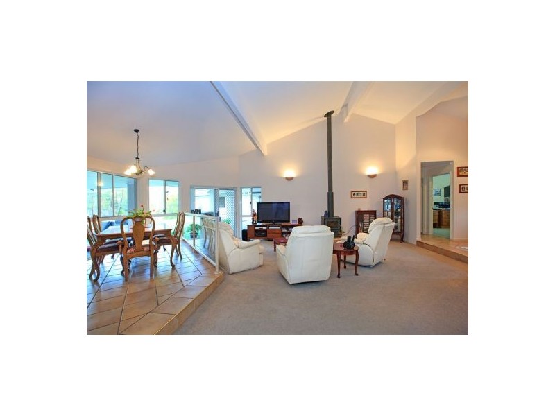 6 The Chase, Forestdale QLD 4118