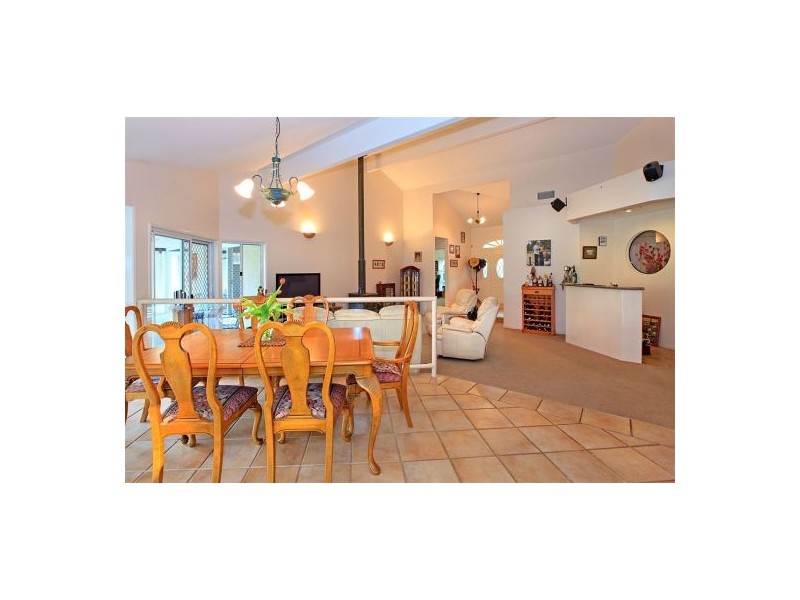 6 The Chase, Forestdale QLD 4118