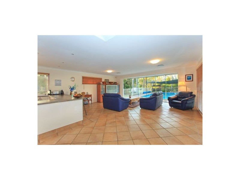 6 The Chase, Forestdale QLD 4118