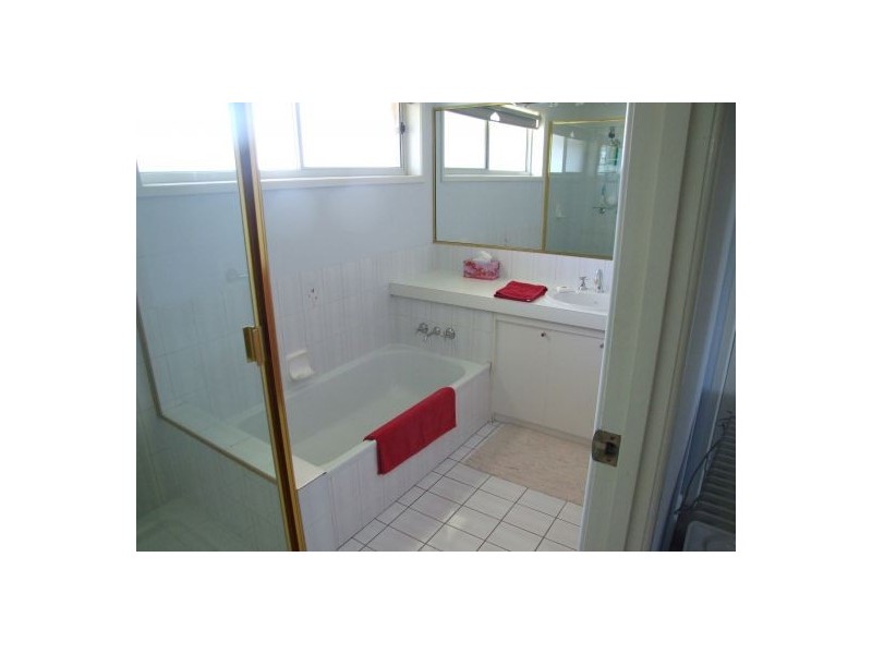 10 Naretha Crt, Carindale QLD 4152