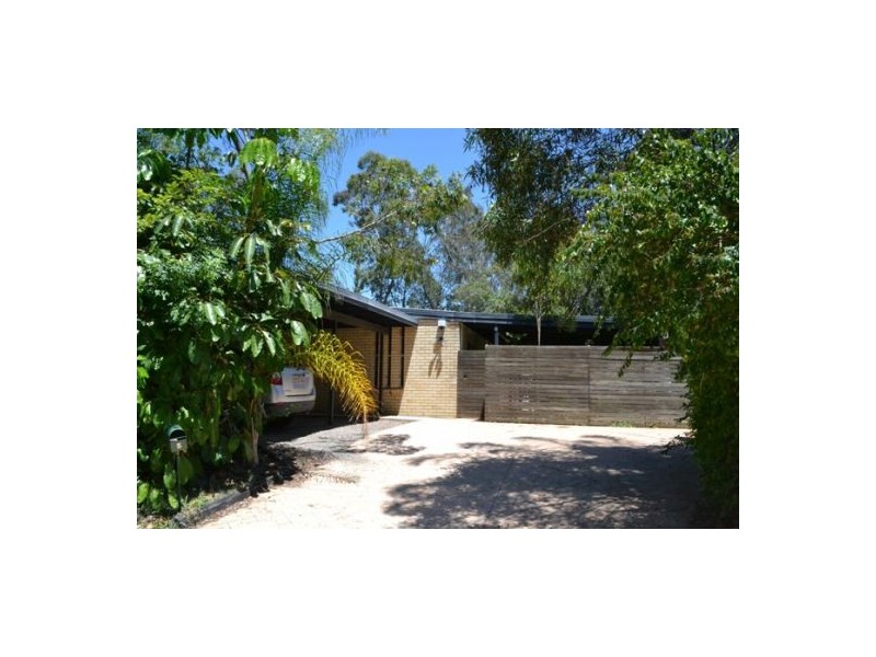 5 Agate Street, Camp Hill QLD 4152