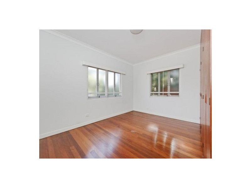 81 Douglas Street, Greenslopes QLD 4120