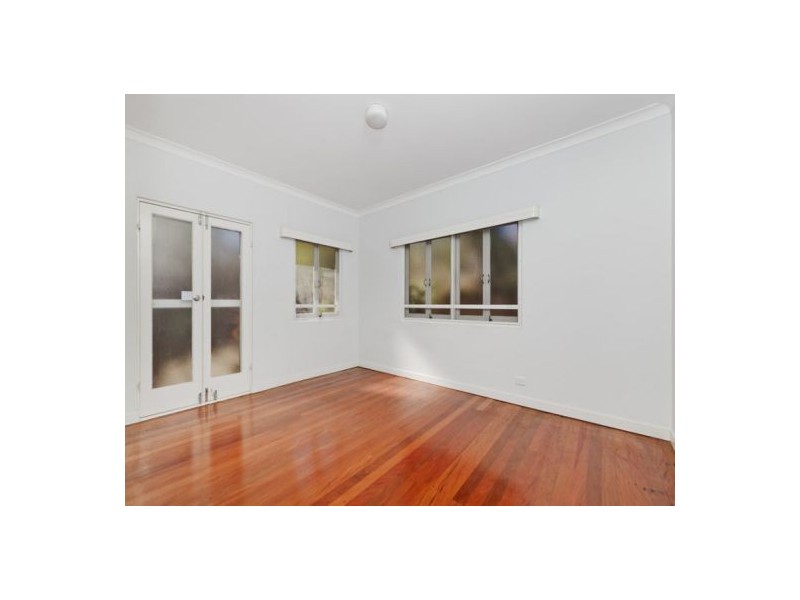 81 Douglas Street, Greenslopes QLD 4120