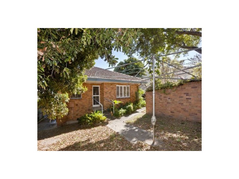 81 Douglas Street, Greenslopes QLD 4120