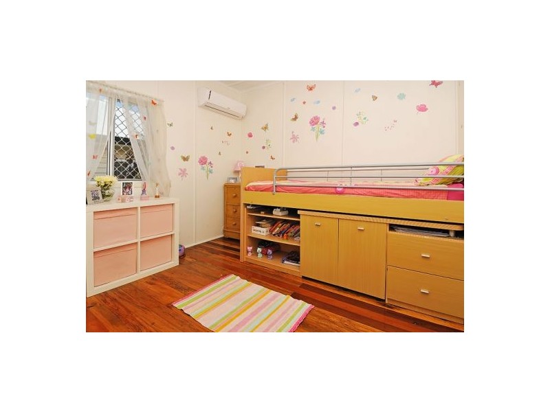 79 Mackay St, Coorparoo QLD 4151