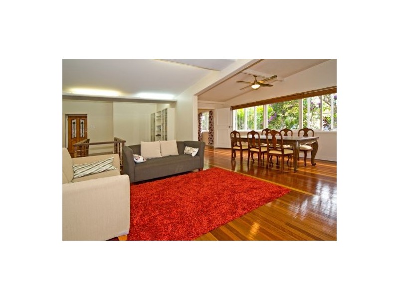 78 Nicholson St, Greenslopes QLD 4120