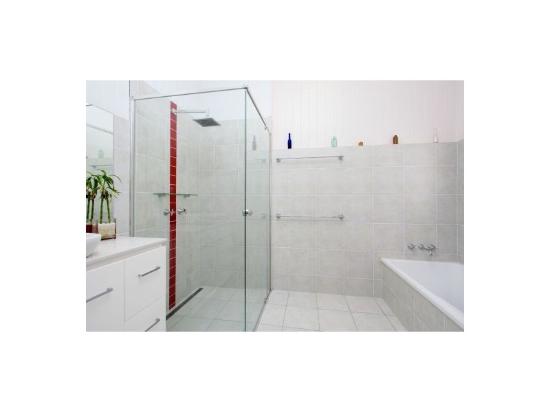 15 Burke Street, Coorparoo QLD 4151