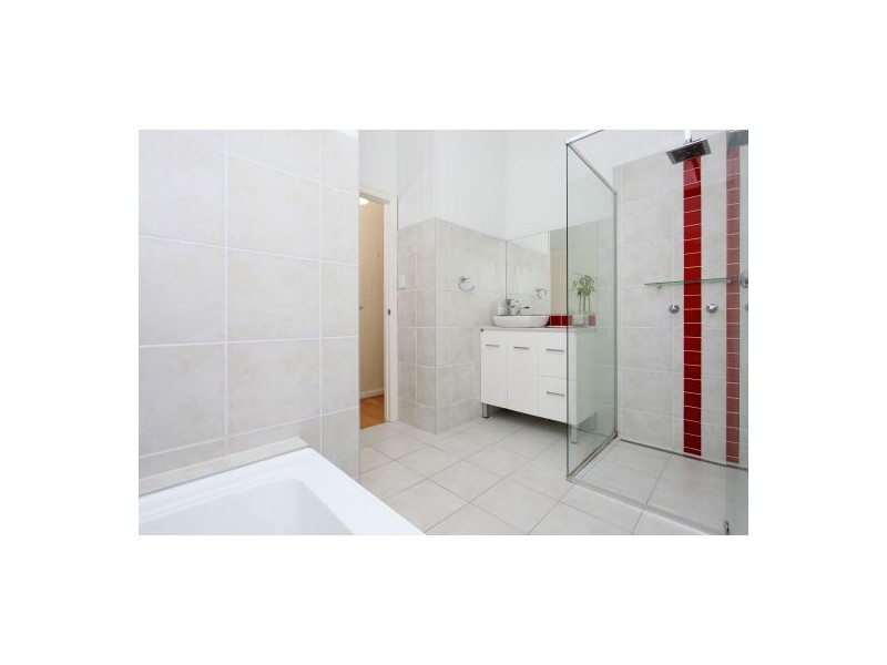 15 Burke Street, Coorparoo QLD 4151