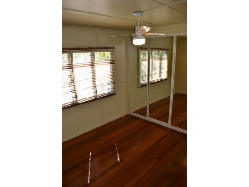 150 Bapaume Road, Holland Park QLD 4121