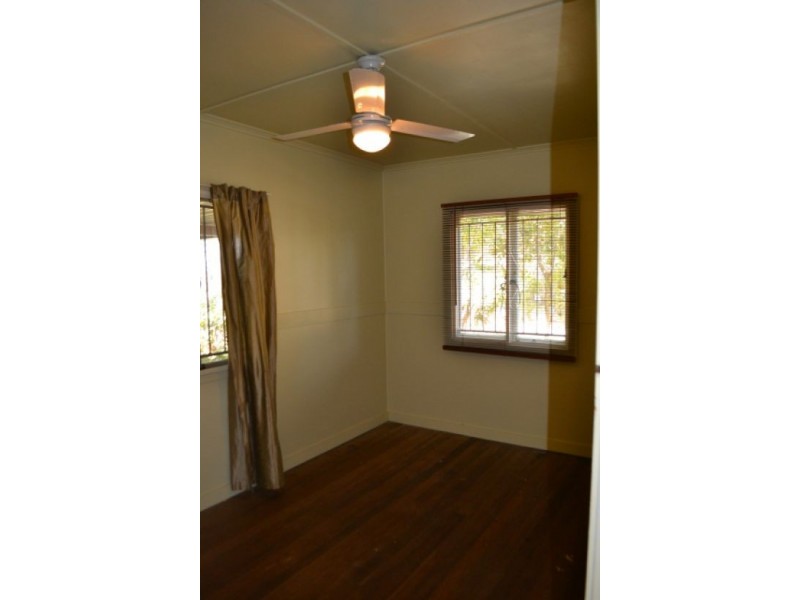150 Bapaume Road, Holland Park QLD 4121