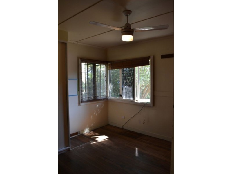 150 Bapaume Road, Holland Park QLD 4121