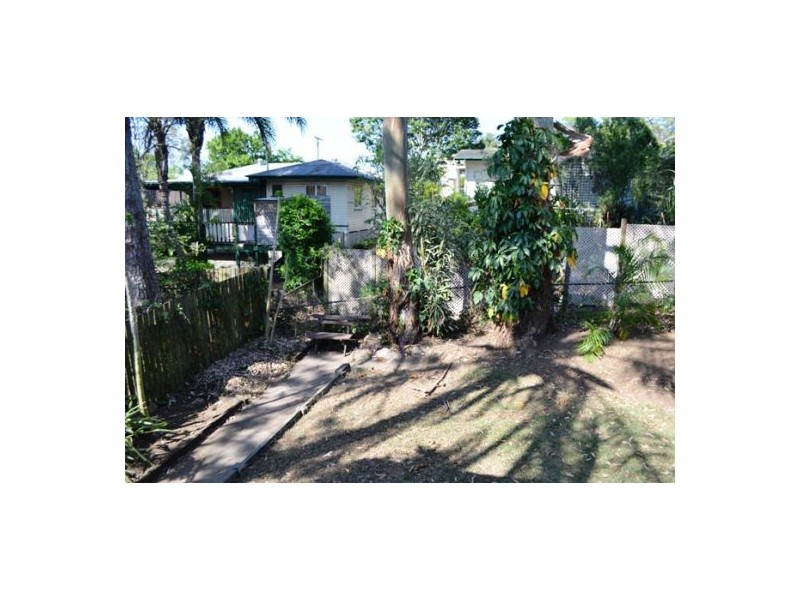 150 Bapaume Road, Holland Park QLD 4121