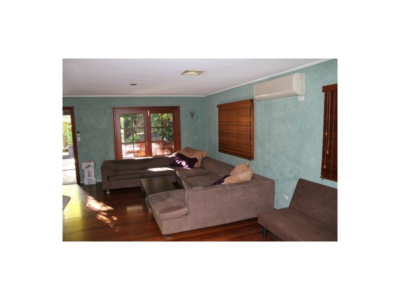 60 DOBBS STREET, Holland Park West QLD 4121