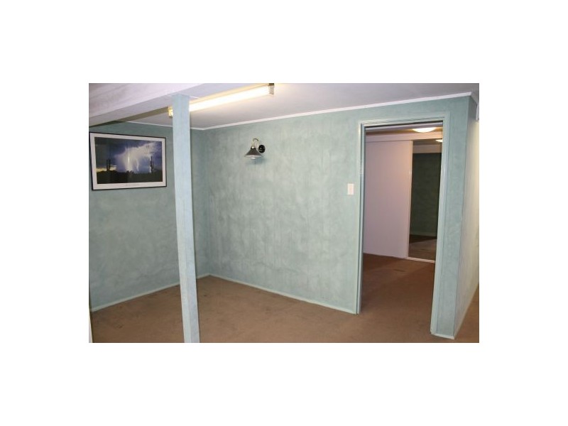 60 DOBBS STREET, Holland Park West QLD 4121