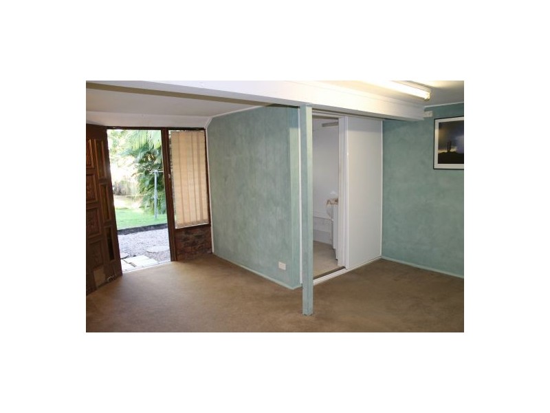 60 DOBBS STREET, Holland Park West QLD 4121