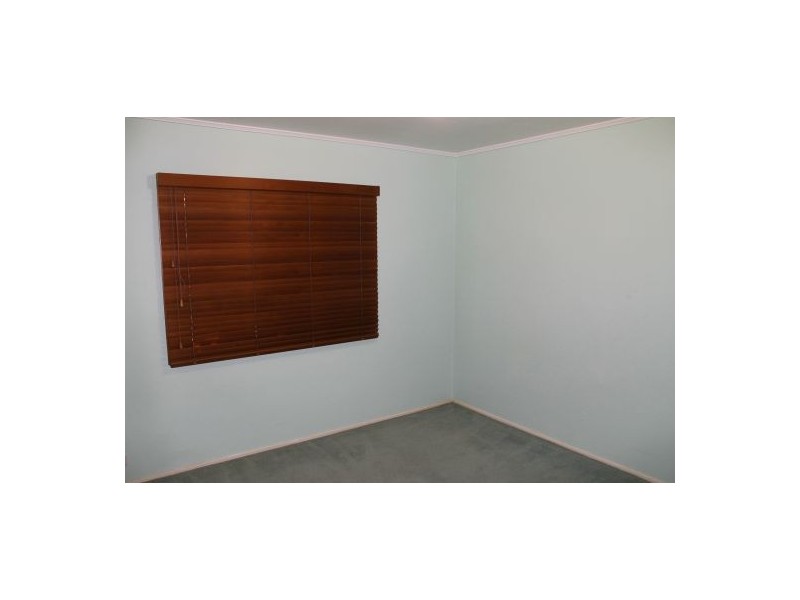 60 DOBBS STREET, Holland Park West QLD 4121