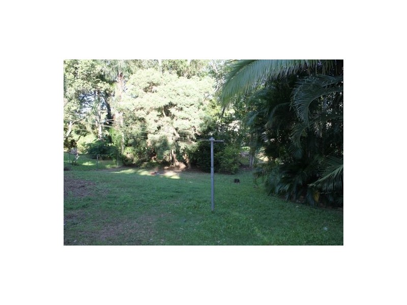 60 DOBBS STREET, Holland Park West QLD 4121