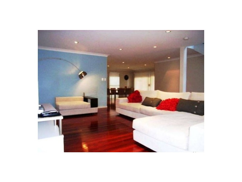 11 Jackson Street, Hamilton QLD 4007