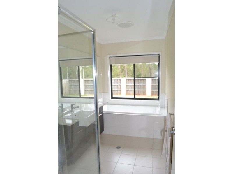 23 Canopus Street, Bridgeman Downs QLD 4035