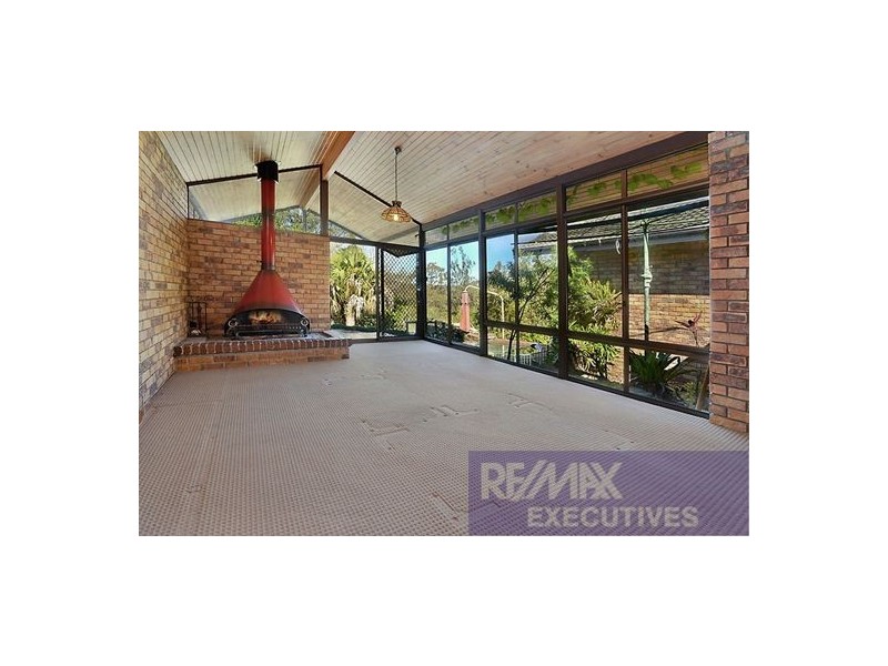 3 Kneale Street, Holland Park West QLD 4121