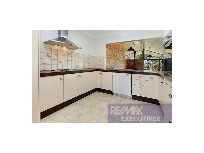 3 Kneale Street, Holland Park West QLD 4121
