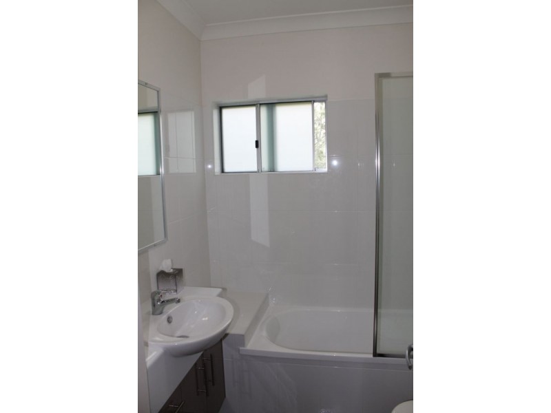 3/15 Rolle Street, Holland Park West QLD 4121