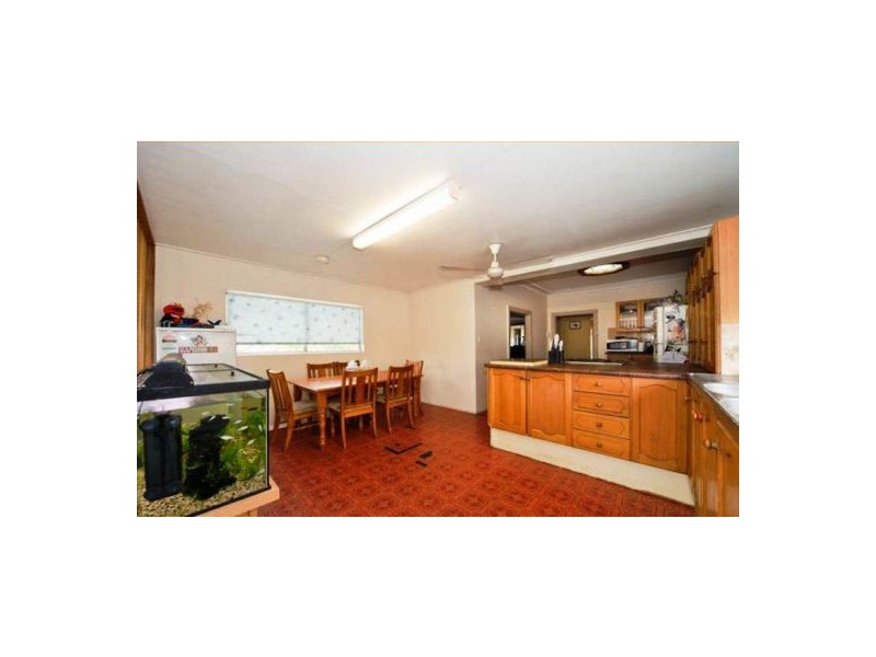 35 Grosvenor Street, Balmoral QLD 4171