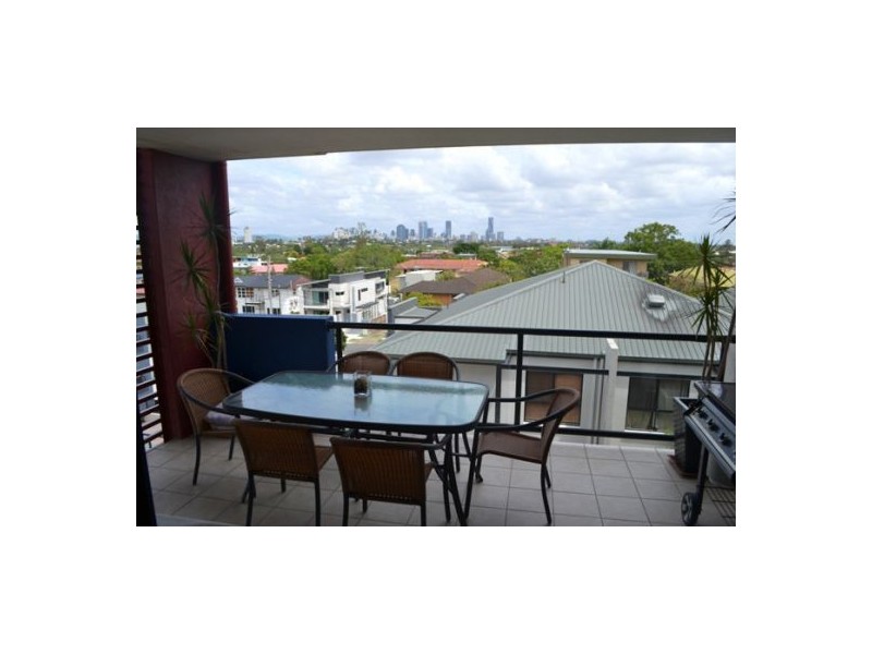 11/15 Kitchener Street, Coorparoo QLD 4151
