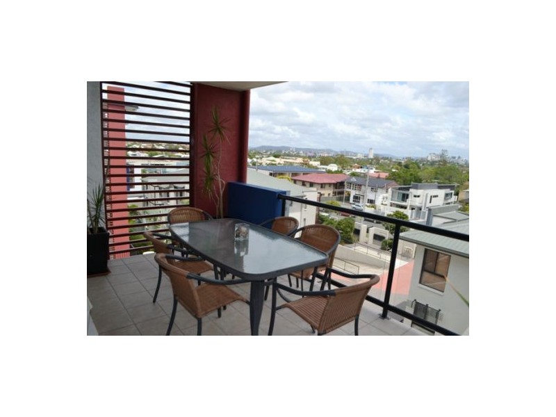 11/15 Kitchener Street, Coorparoo QLD 4151