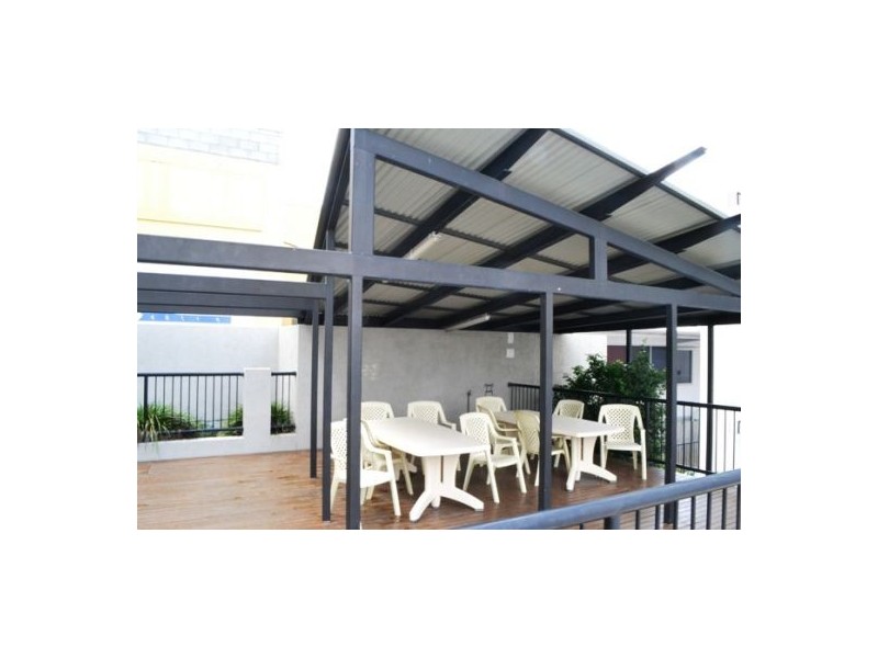 11/15 Kitchener Street, Coorparoo QLD 4151