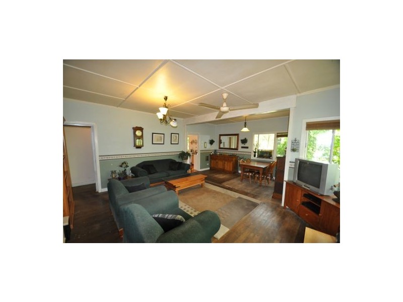 36 Mar Street, Holland Park QLD 4121