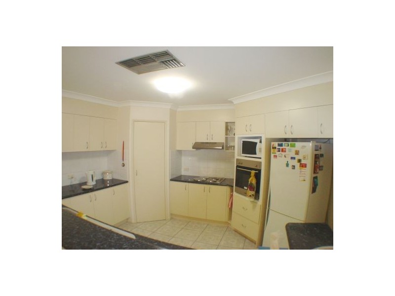 39 Yvonne Cr, Mount Warren Park QLD 4207