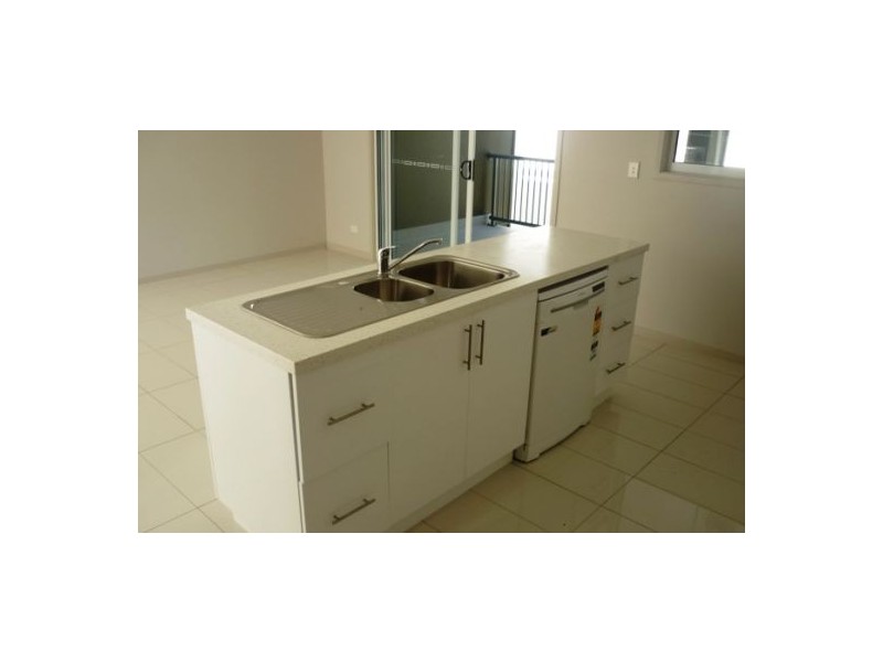 13/108 Nicholson Street, Greenslopes QLD 4120