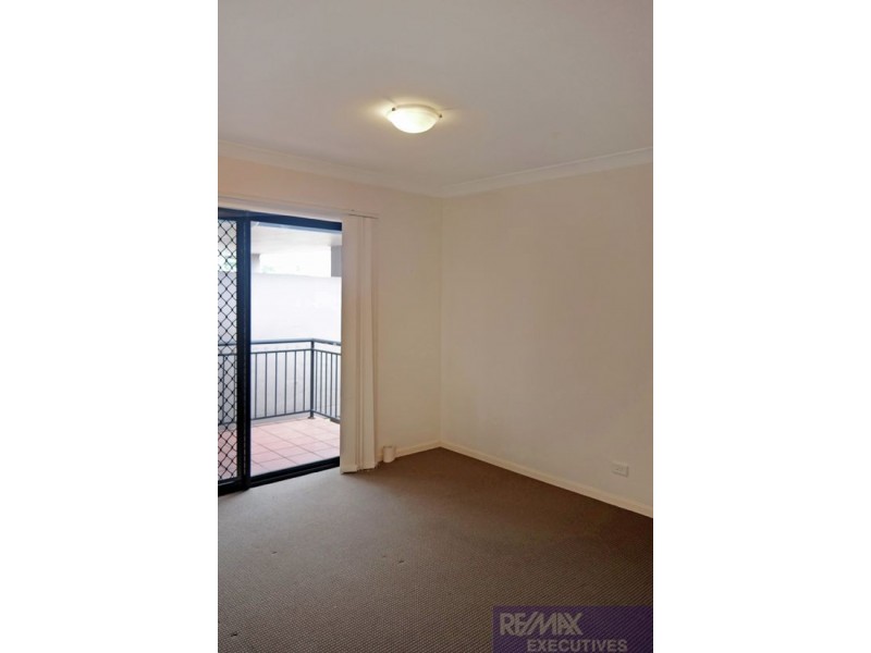 8/192 Juliette Street, Greenslopes QLD 4120