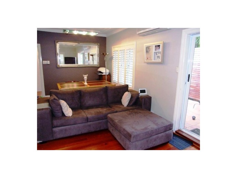 11 Eastwell Street, Coorparoo QLD 4151