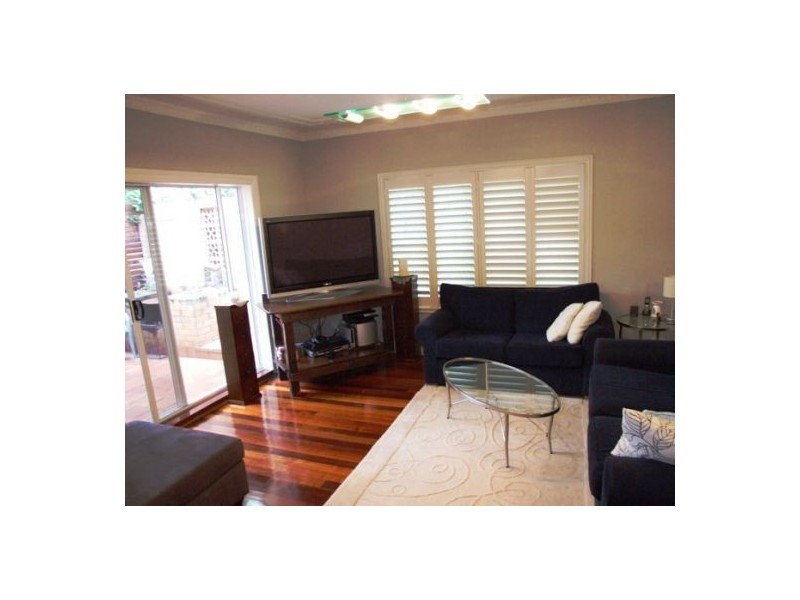 11 Eastwell Street, Coorparoo QLD 4151