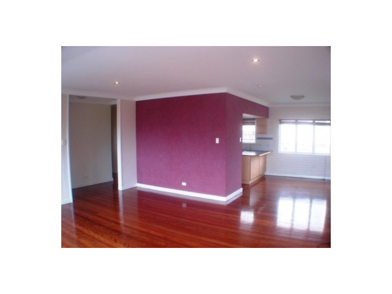 8a Brinawa Street, Camp Hill QLD 4152