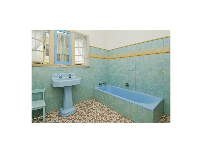 55 Nicholson Street, Greenslopes QLD 4120