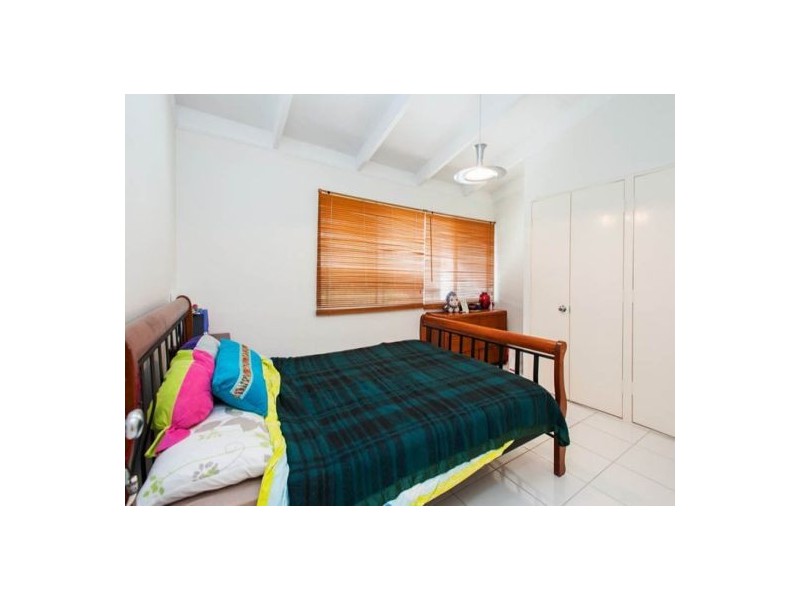 22 Shirland Street, Macgregor QLD 4109