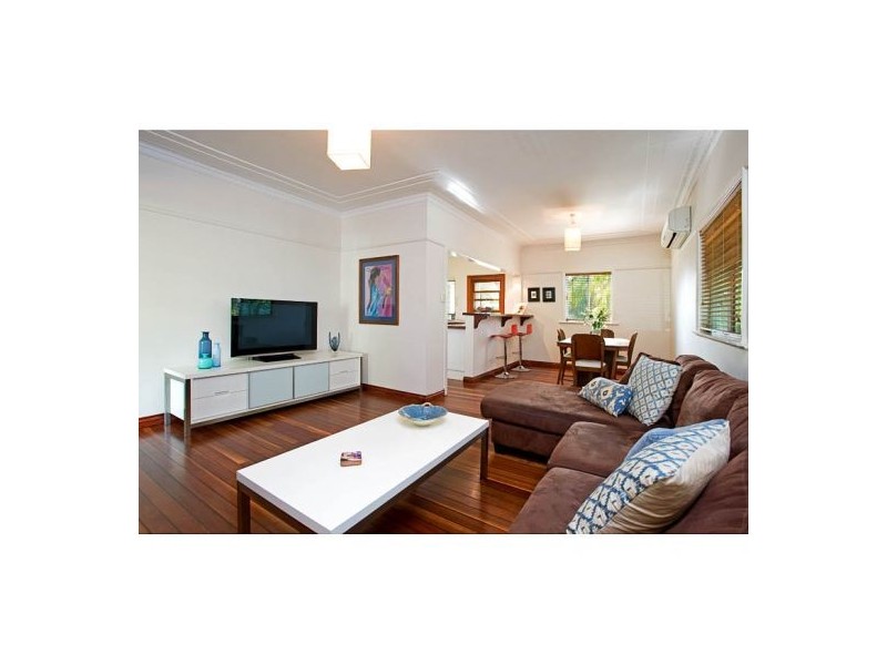 49 Princess St, Camp Hill QLD 4152