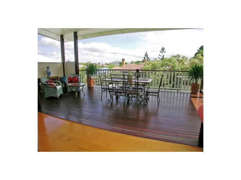 19 Pelham Street, Coorparoo QLD 4151