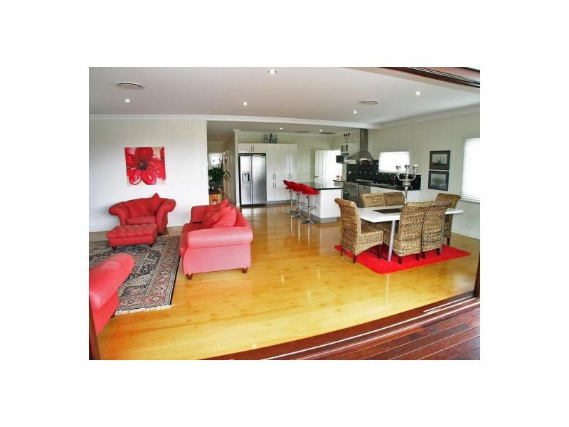 19 Pelham Street, Coorparoo QLD 4151