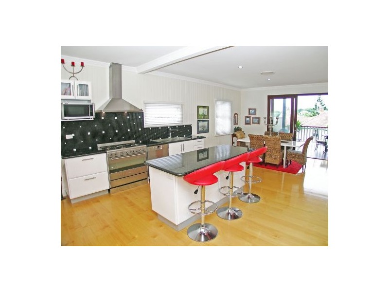 19 Pelham Street, Coorparoo QLD 4151