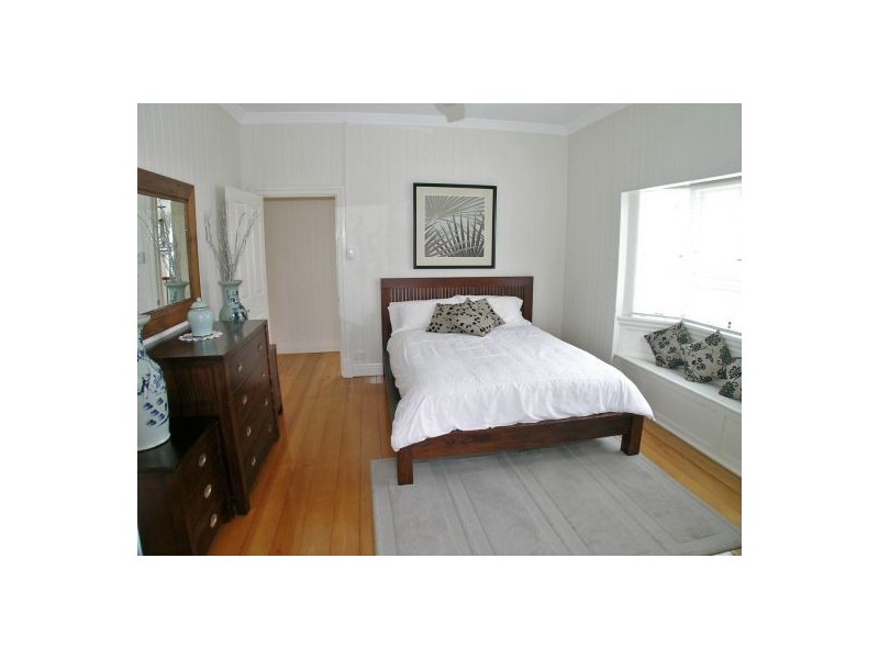 19 Pelham Street, Coorparoo QLD 4151