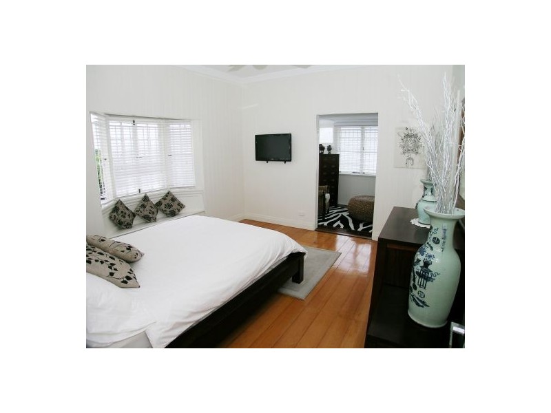 19 Pelham Street, Coorparoo QLD 4151