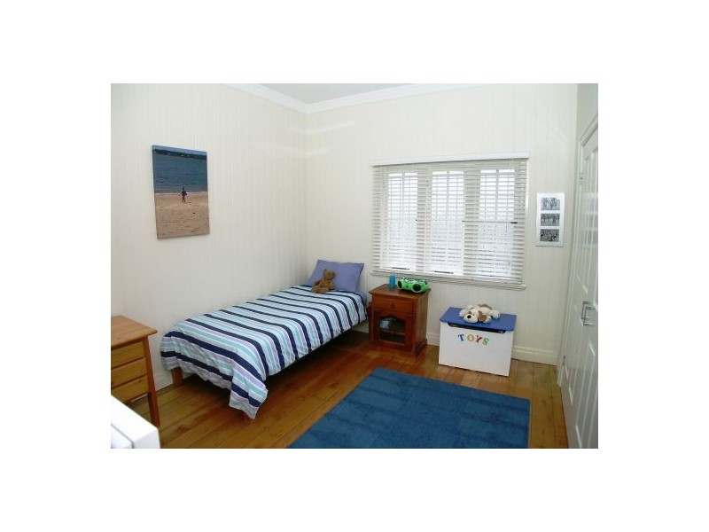 19 Pelham Street, Coorparoo QLD 4151