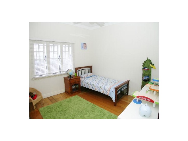 19 Pelham Street, Coorparoo QLD 4151