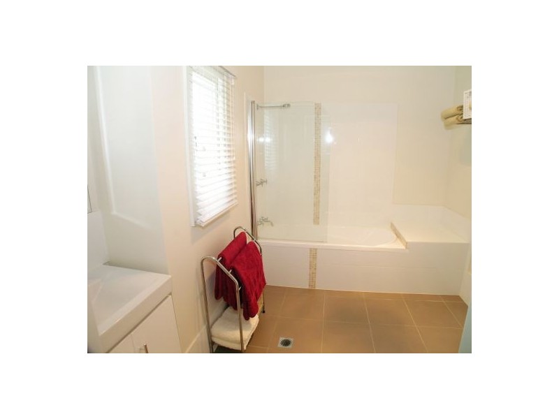 19 Pelham Street, Coorparoo QLD 4151