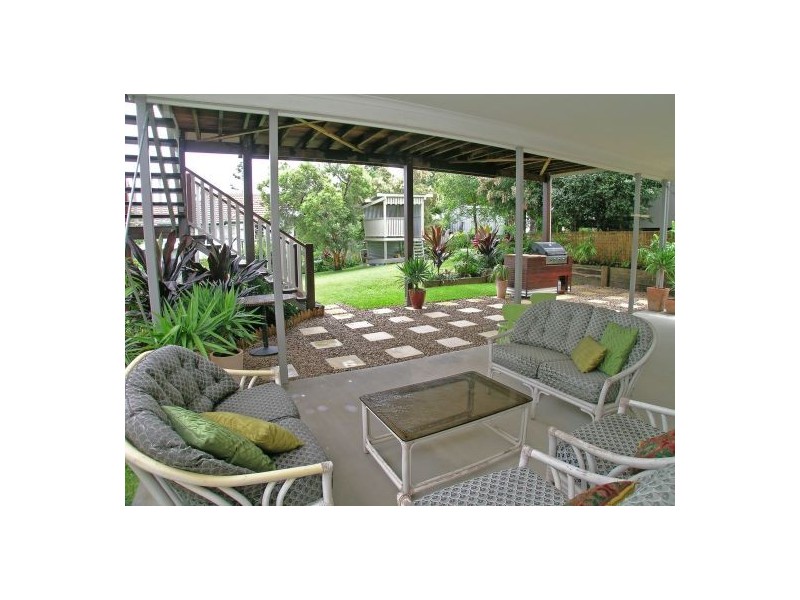 19 Pelham Street, Coorparoo QLD 4151